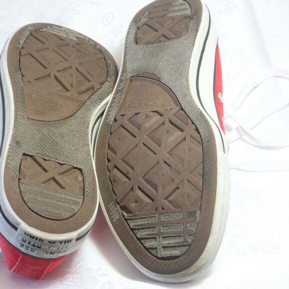 Converse Chuck Taylor All Star Low Tops – Red Men’s 7 / Women’s 9 - Picture 4 of 7